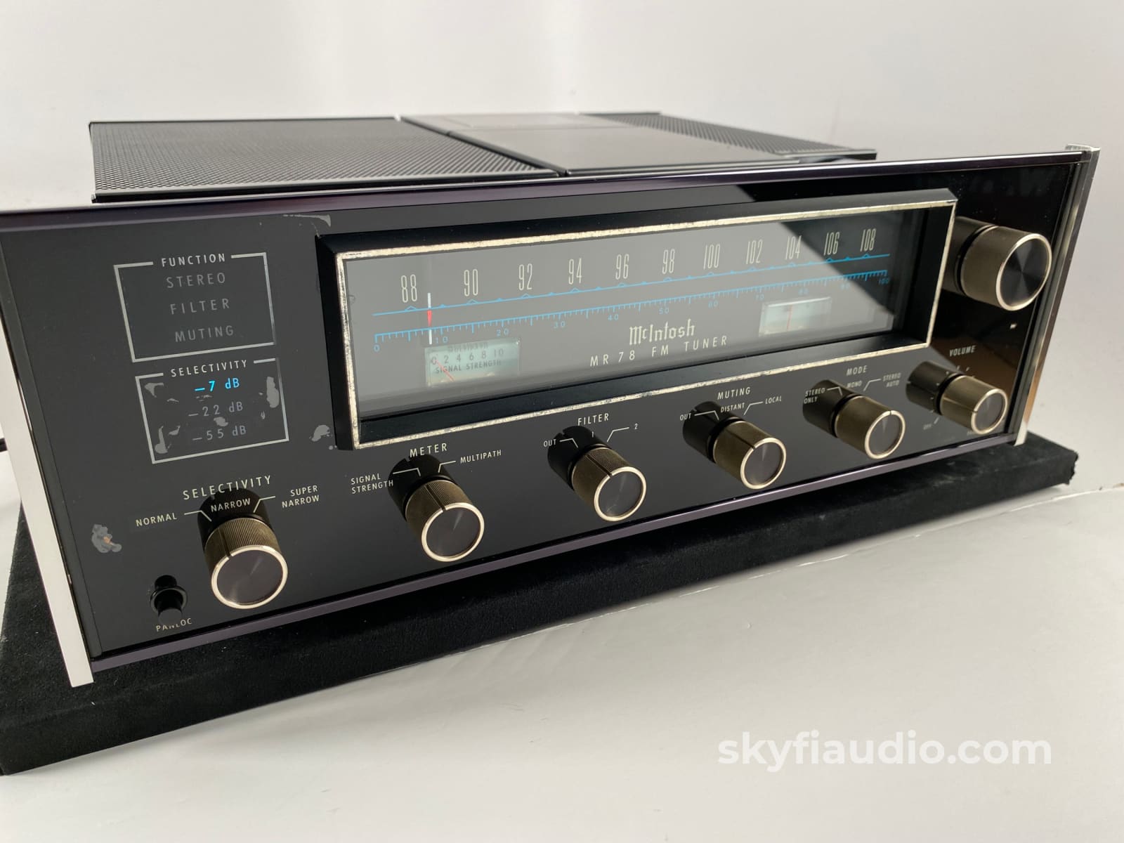 Mcintosh Mr78 Analog Tuner - The Best From