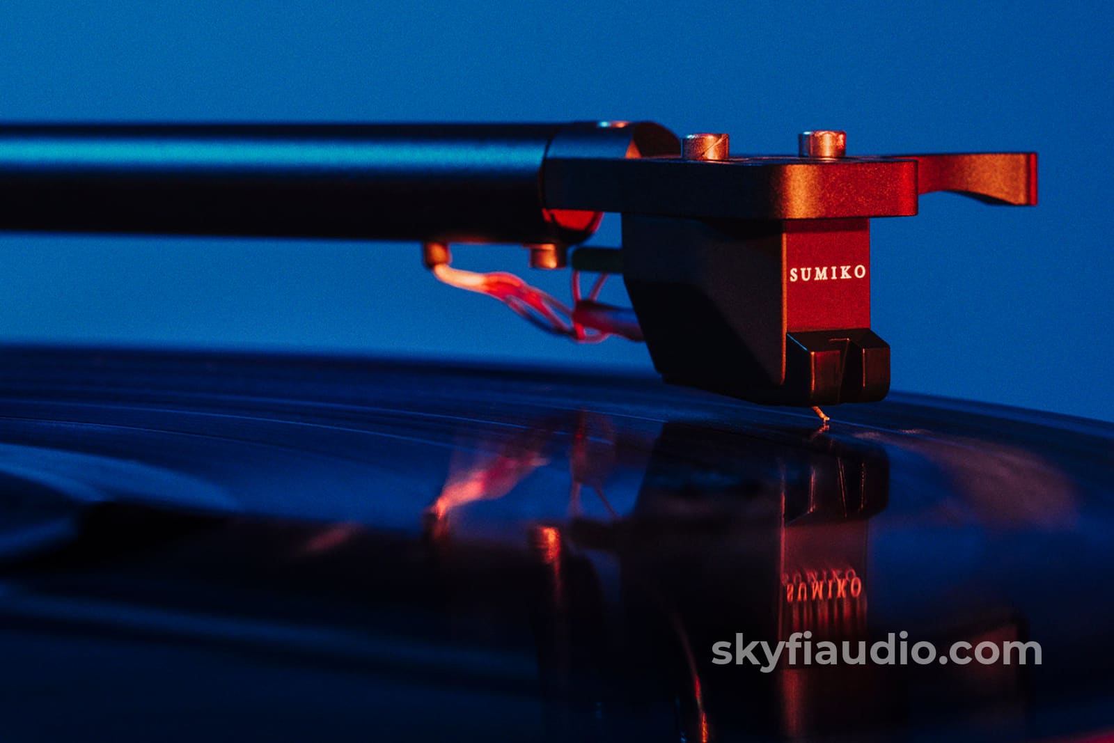 McIntosh MT5 Precision Turntable with Sumiko Phono Cartridge - New - Turntable