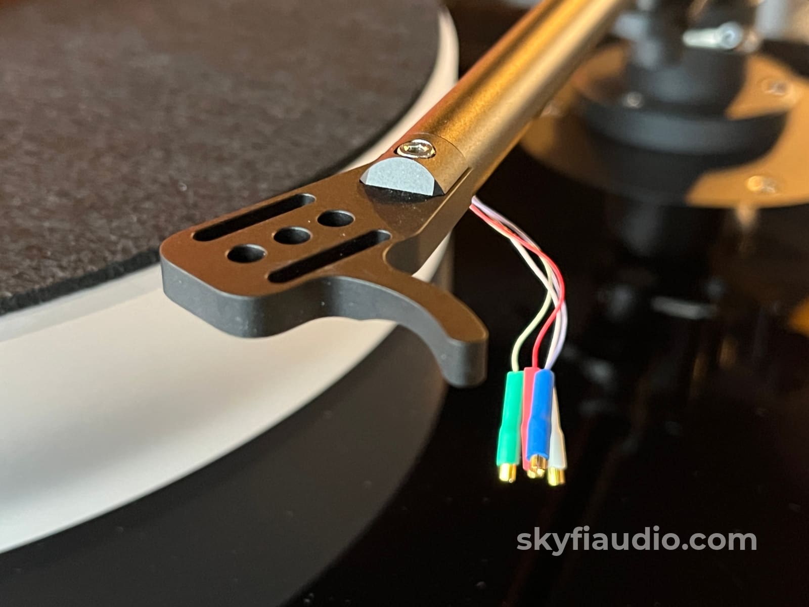 McIntosh MT5 Turntable W/ New Sumiko Songbird MC Cartridge Turntable