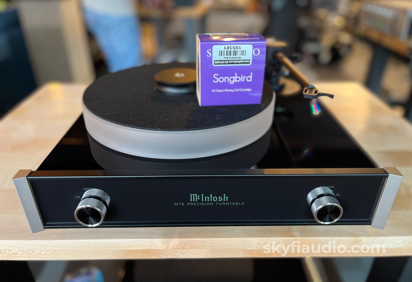 McIntosh MT5 Turntable W/ New Sumiko Songbird MC Cartridge Turntable