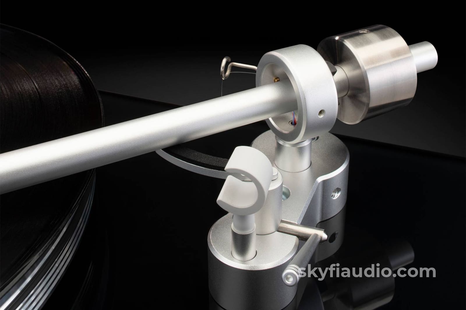 Mcintosh Mti100 Integrated Turntable With Sumiko Cartridge - New