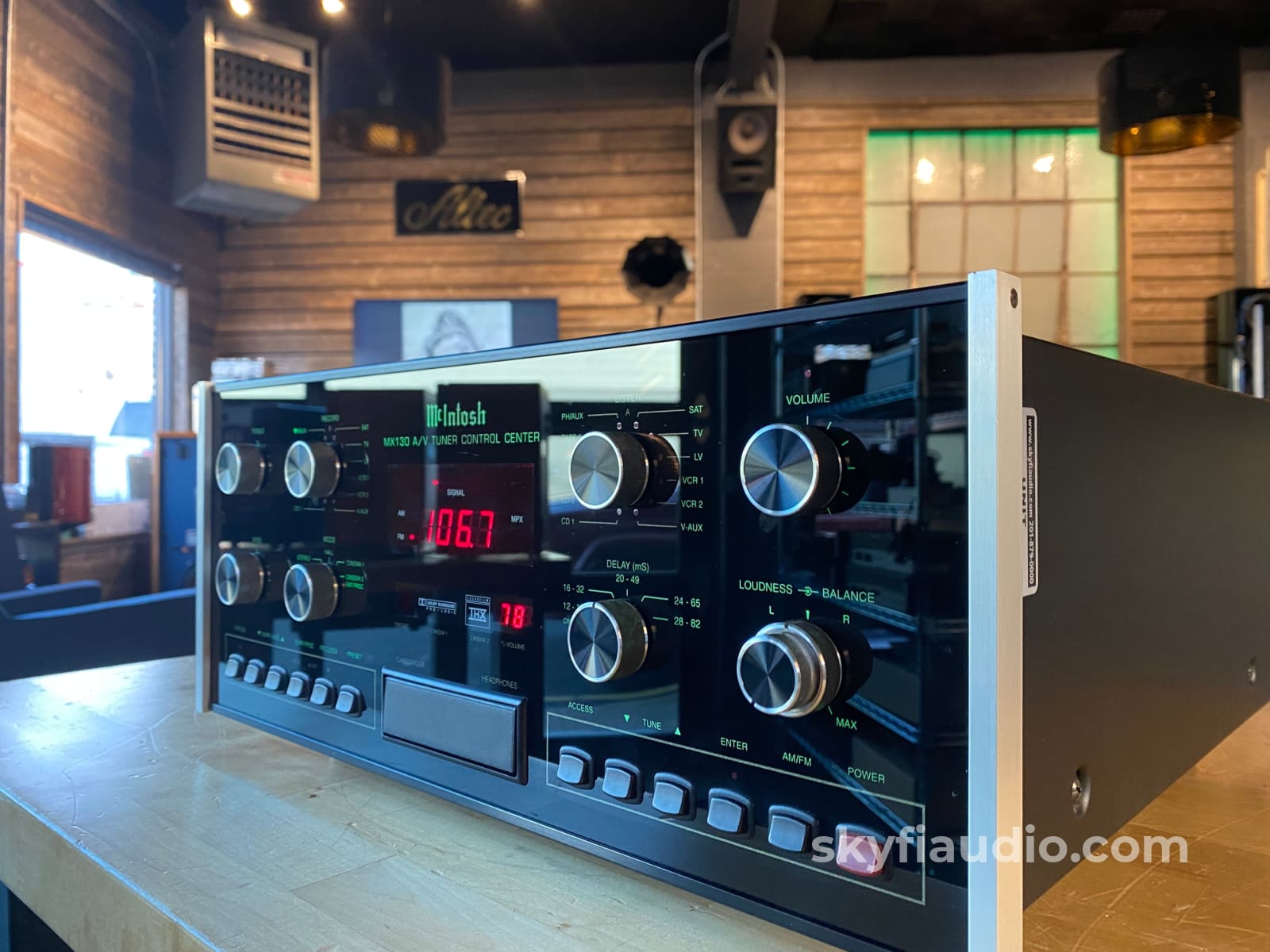 Mcintosh Mx130 Home Theater Preamp With Tuner And Phono Preamplifier