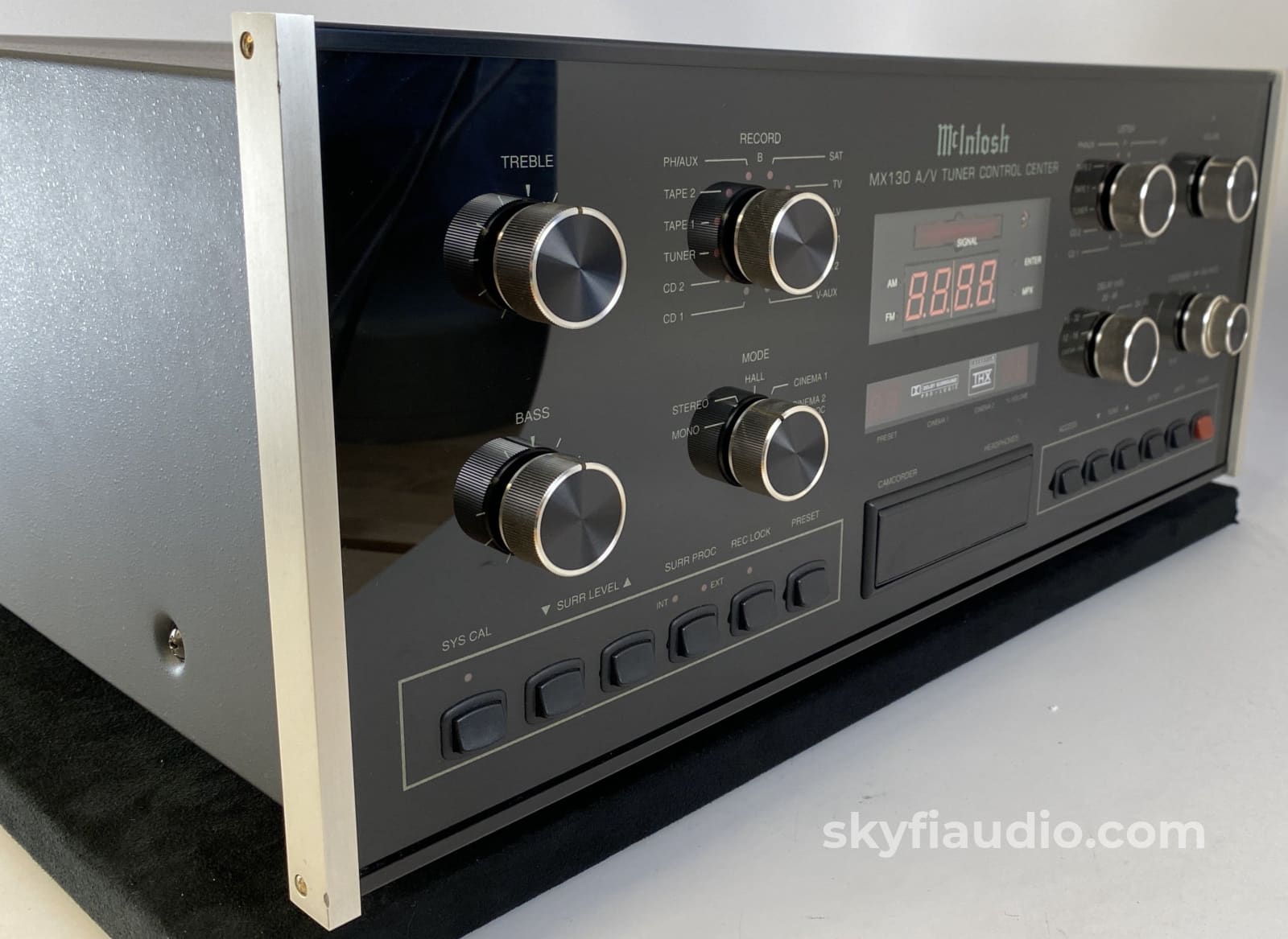 Mcintosh Mx130 Preamp/Processor With Tuner Preamplifier