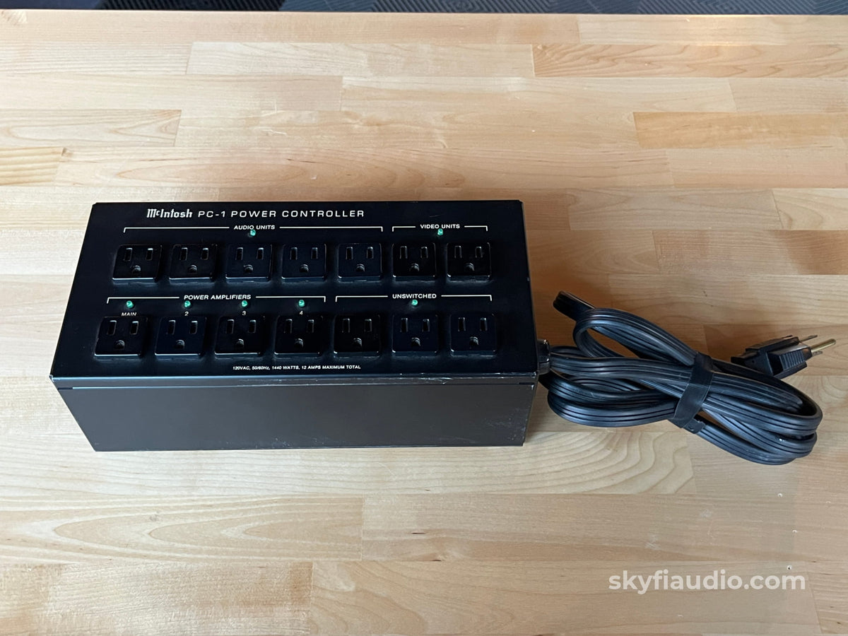 McIntosh PC-1 Power Controller 14 Outlet Power Strip - Accessory