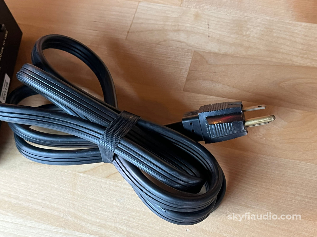 McIntosh PC-1 Power Controller 14 Outlet Power Strip - Accessory