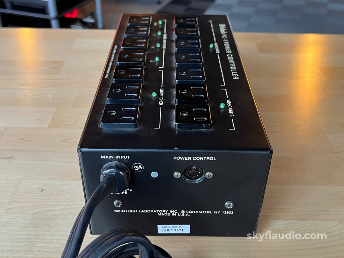McIntosh PC-1 Power Controller 14 Outlet Power Strip - Accessory