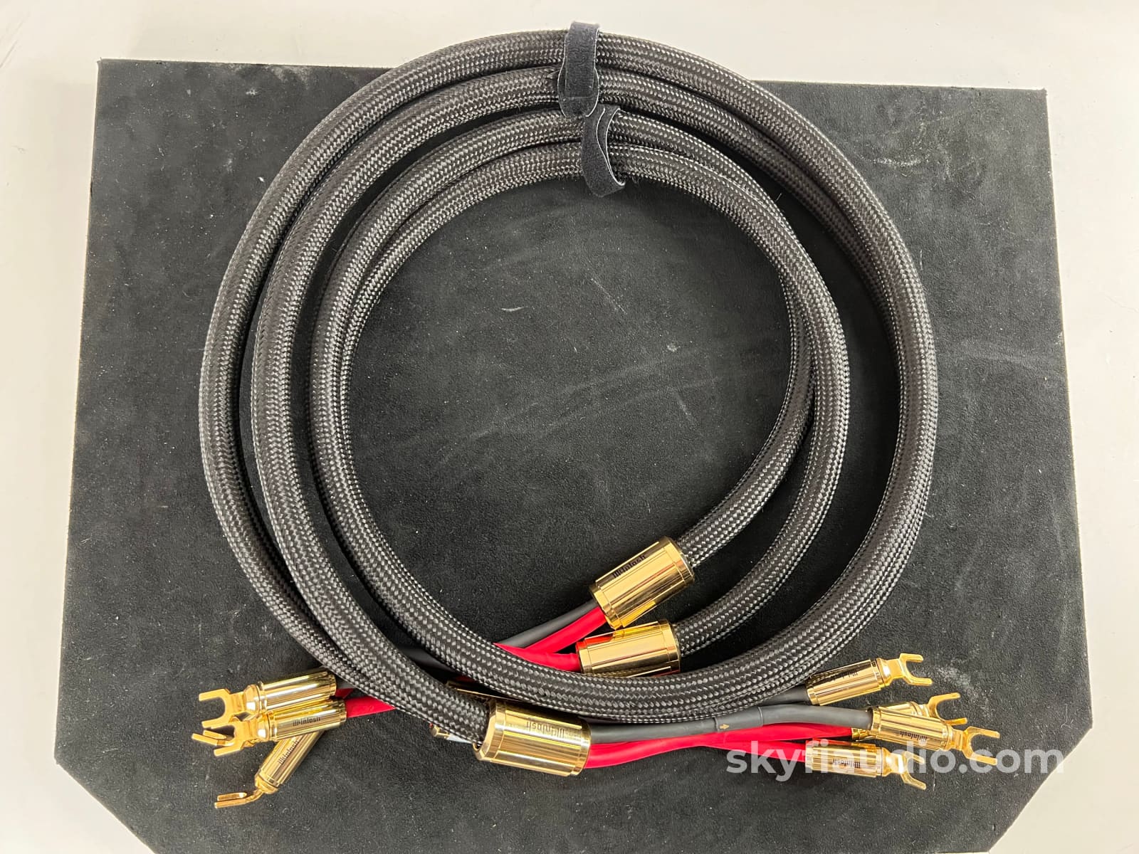 Mcintosh Speaker Cables W/Single Spades - 2M In Store Only