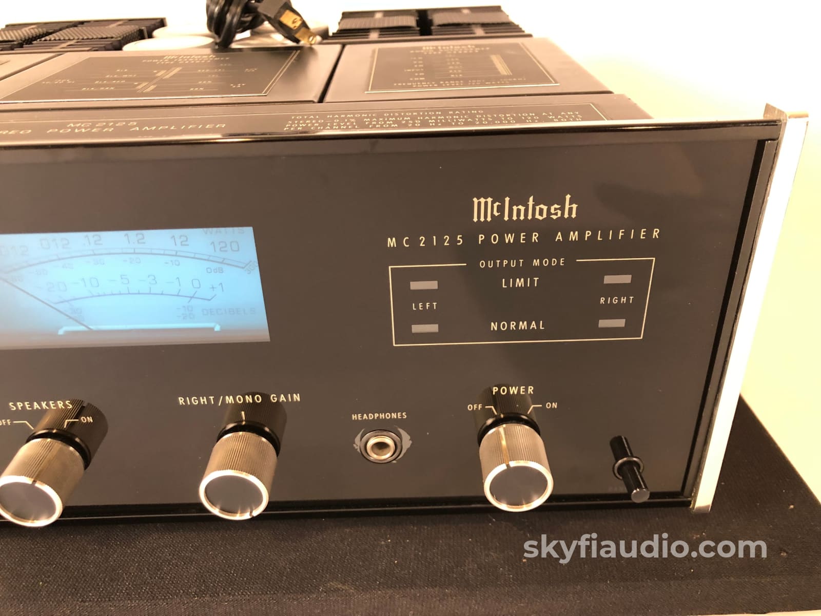 Mcintosh Vintage Solid State Amplifier Mc2125