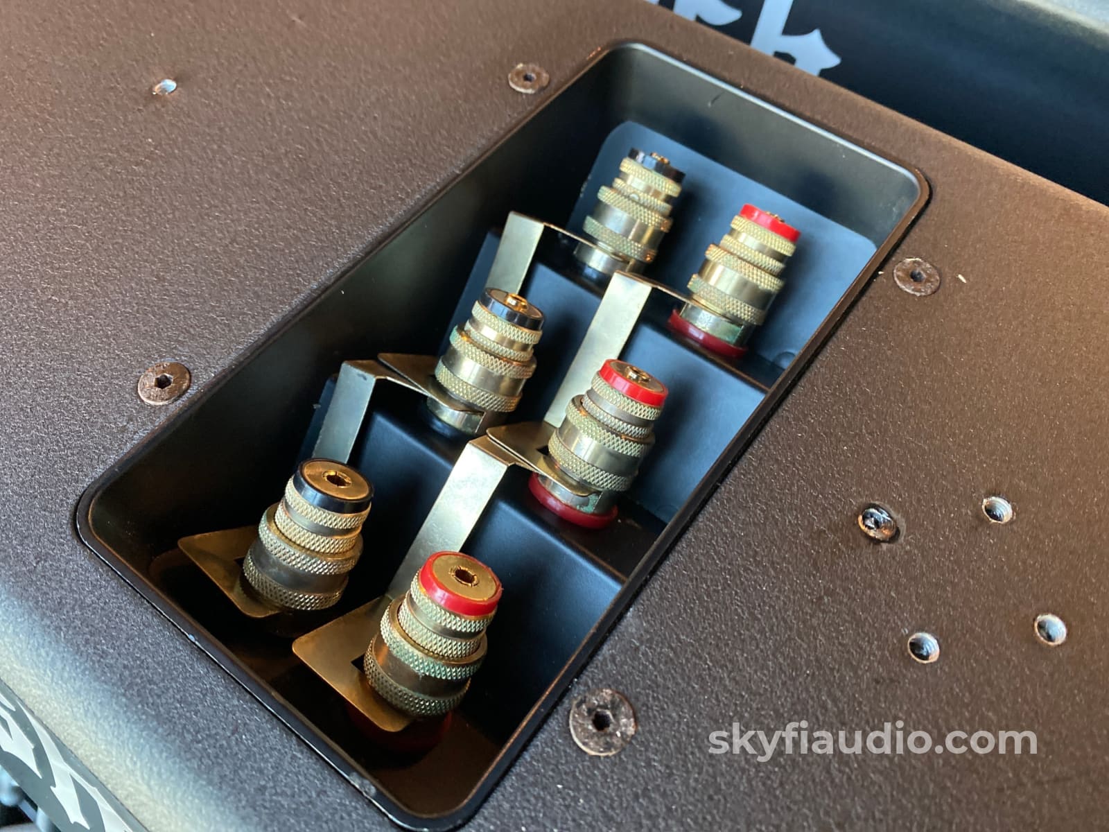 Mcintosh Xcs200 Speaker Set - Big Sound With 600 Watt Power-Handling Speakers