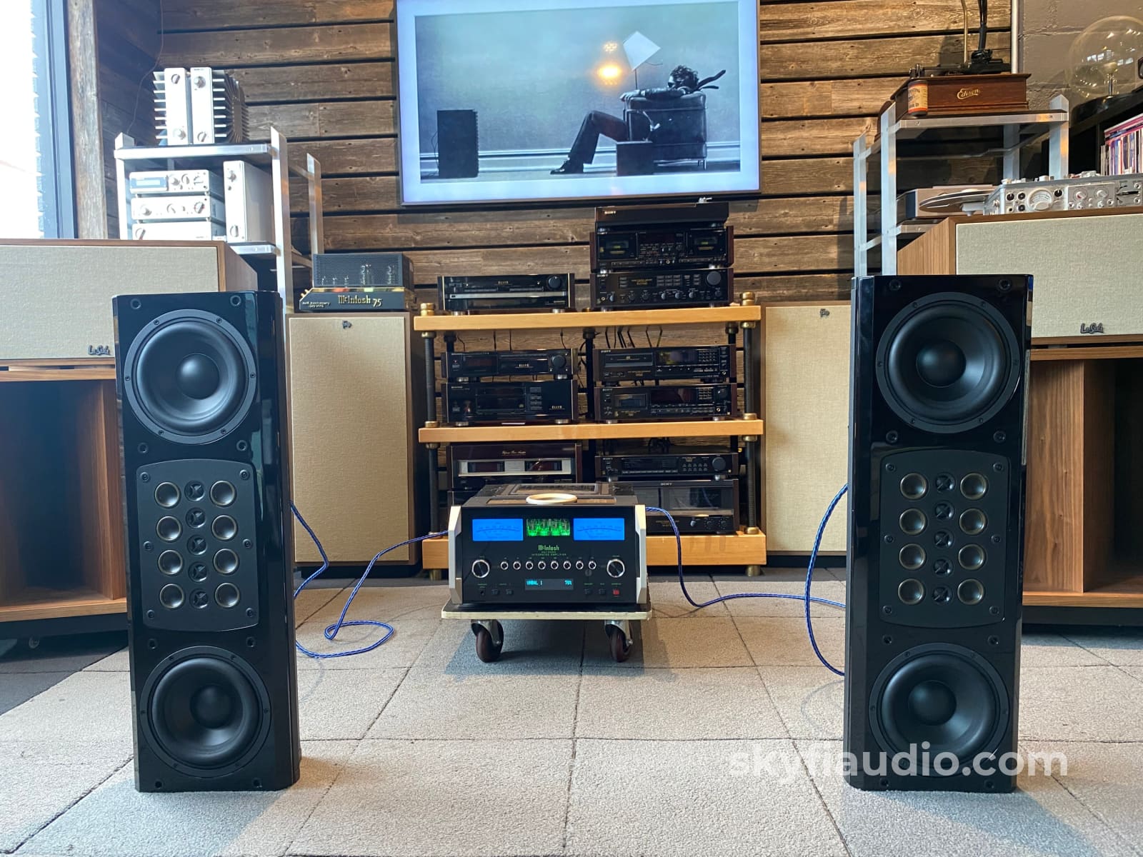 Mcintosh Xcs200 Speaker Set - Big Sound With 600 Watt Power-Handling Speakers