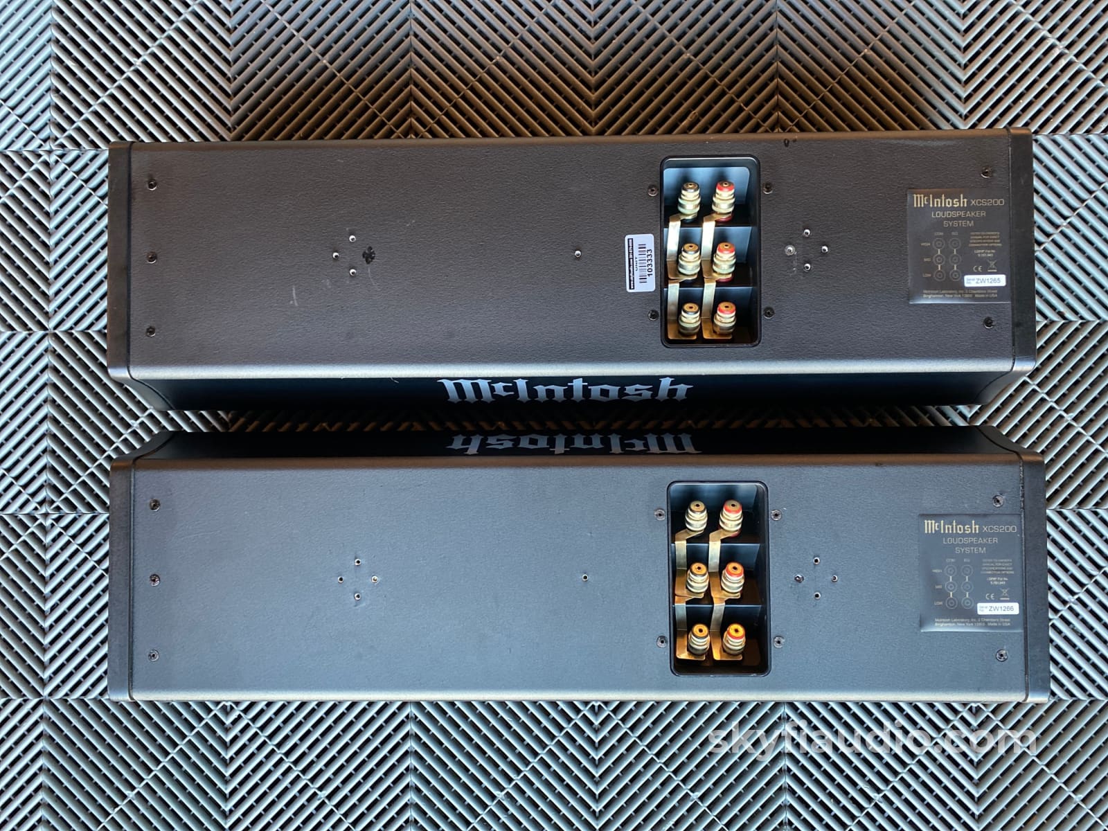 Mcintosh Xcs200 Speaker Set - Big Sound With 600 Watt Power-Handling Speakers