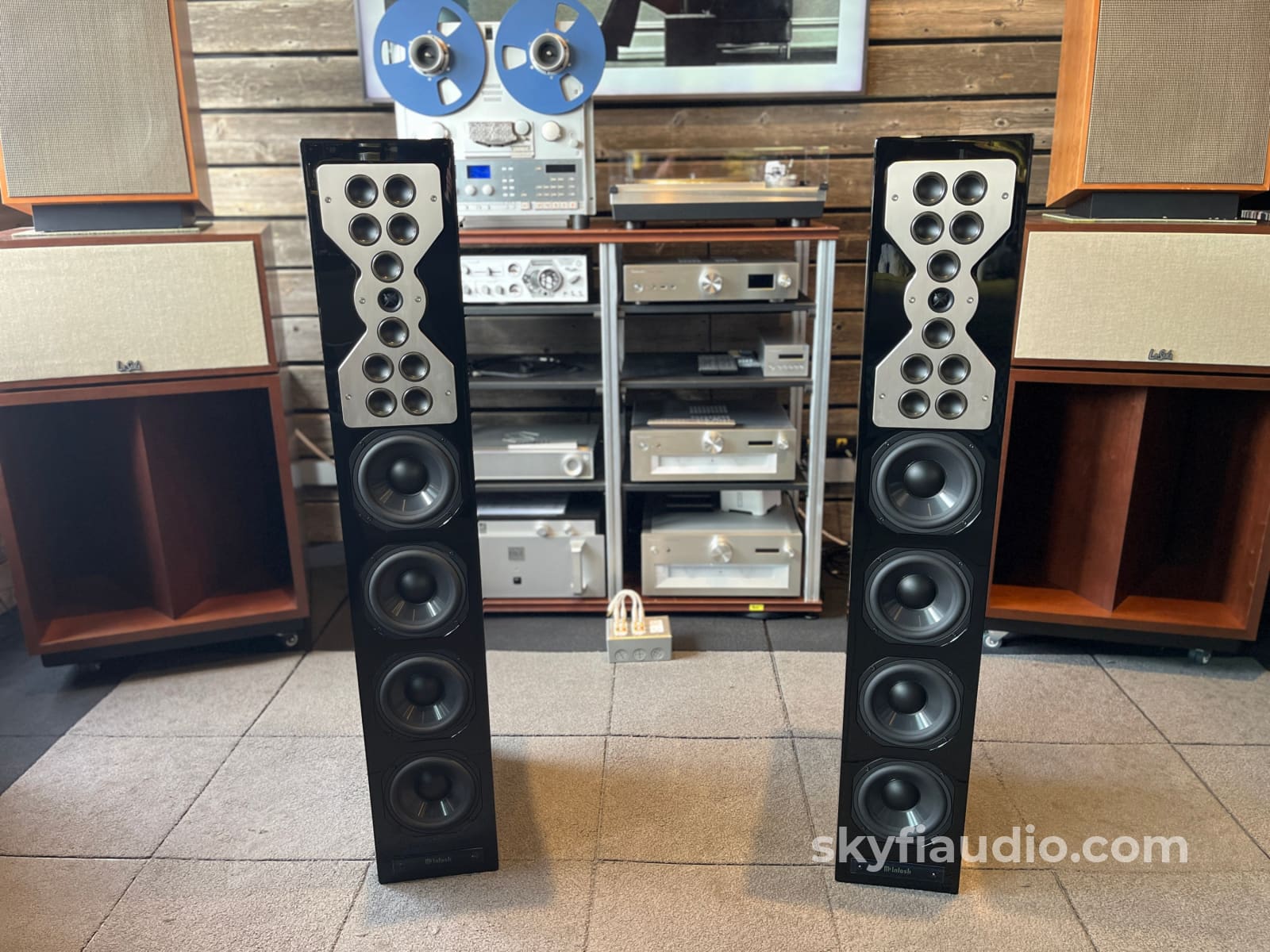 McIntosh XR100 Floorstanding Speakers (Pair) - Pre-Loved