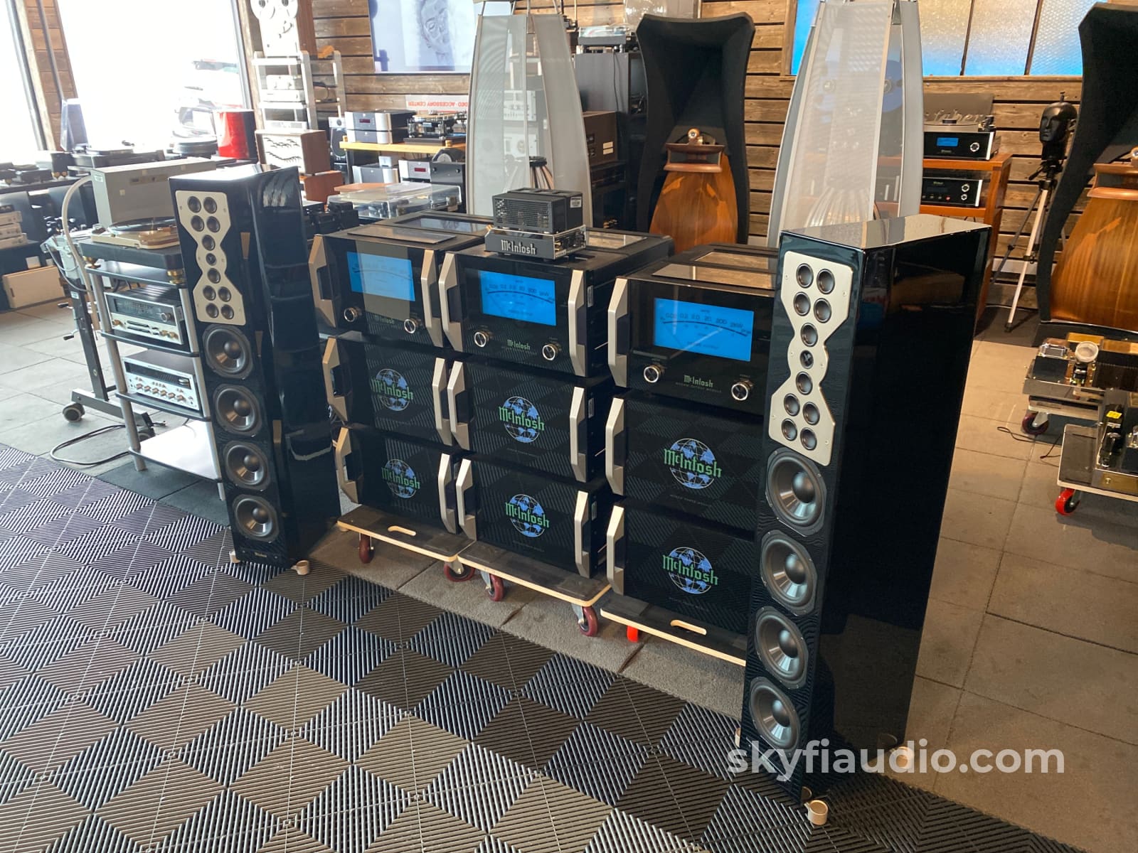 Mcintosh Xr100 Full Range Speakers - In Store Only