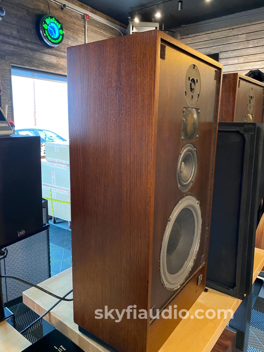 Mcintosh Xr14 Vintage 4-Way Isoplanar Radiator Speakers - Refurbished