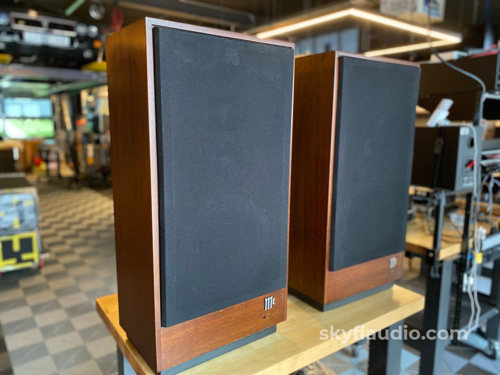 Mcintosh Xr14 Vintage 4-Way Isoplanar Radiator Speakers - Refurbished