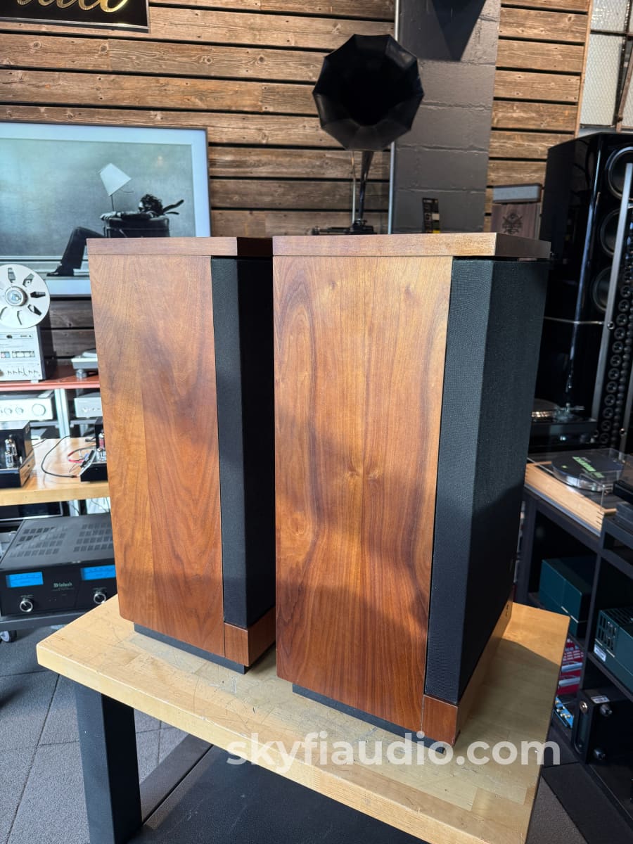 McIntosh XR5 Vintage Speakers - Serviced Speakers
