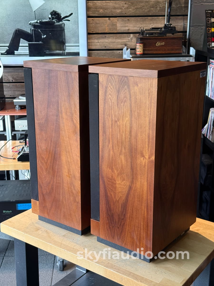 McIntosh XR5 Vintage Speakers - Serviced Speakers