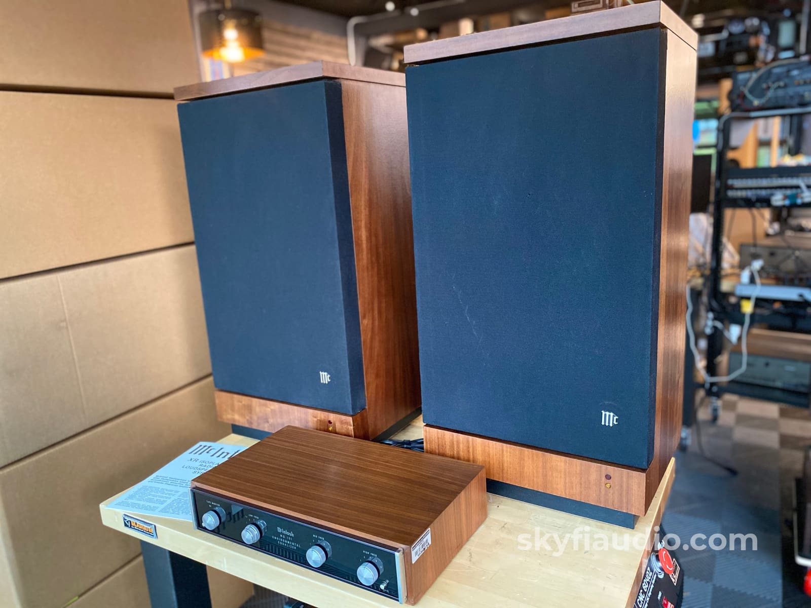 Mcintosh Xr5 Vintage Speakers With Mq101 Equalizer