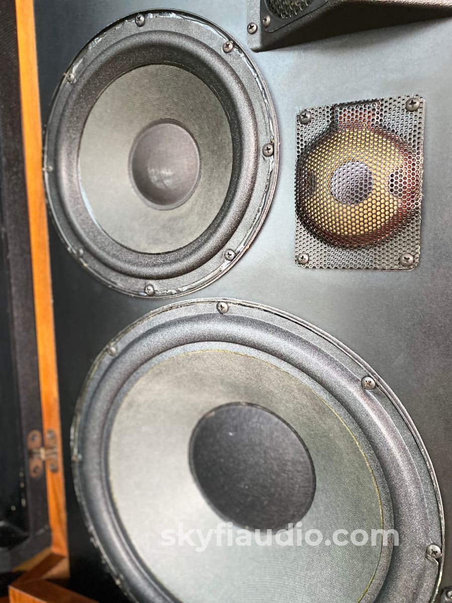 Mcintosh Xr5 Vintage Speakers With Mq101 Equalizer