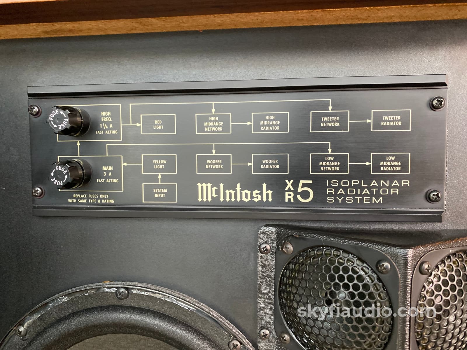 Mcintosh Xr5 Vintage Speakers With Mq101 Equalizer