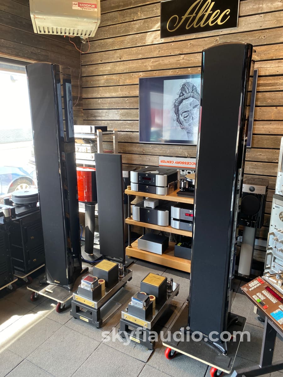 Mcintosh Xrt1K Line Array Speakers - 1200W Power Rating High-Gloss Piano Black