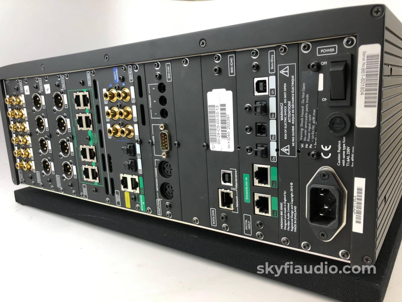 Meridian 861 Home Theater Processor Version 8.0 And Hd621 Hdmi Switch Preamplifier