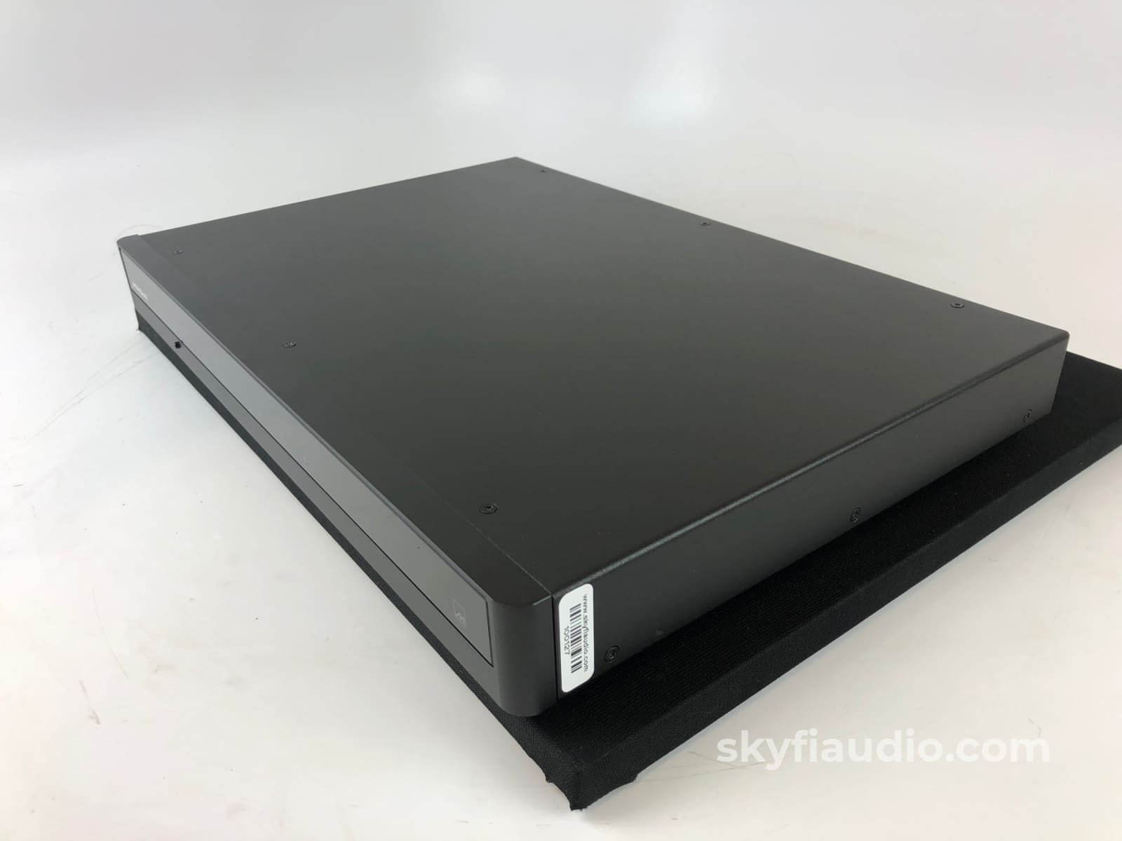 Meridian 861 Home Theater Processor Version 8.0 And Hd621 Hdmi Switch Preamplifier