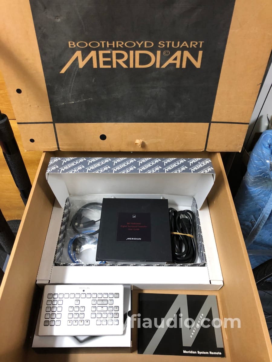 Meridian 861 V6 Reference Digital Surround Controller And Processor - Upgradable Preamplifier