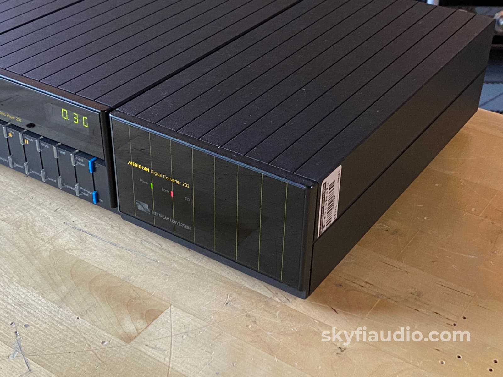 Meridian Compact Disc Player 200 W/Meridian 203 D/A Processor And Upgraded Remote Cd + Digital