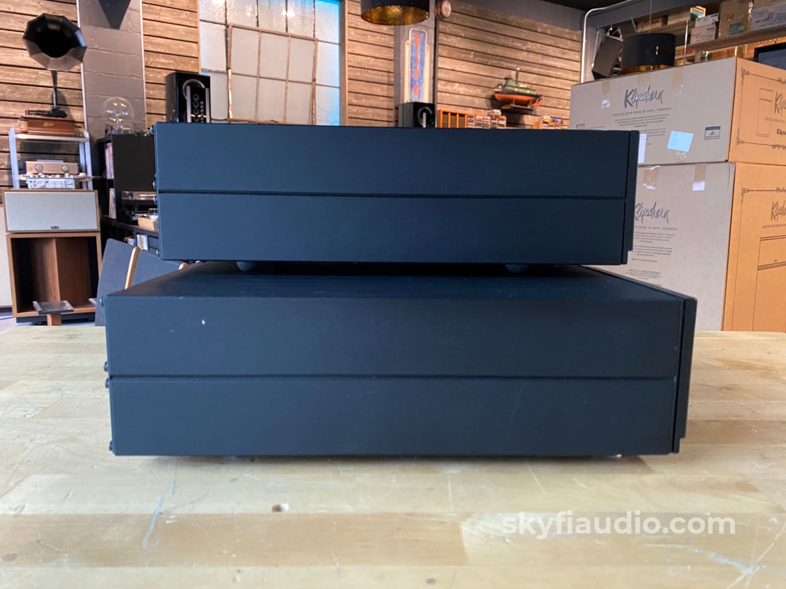 Meridian Compact Disc Player 200 W/Meridian 203 D/A Processor And Upgraded Remote Cd + Digital