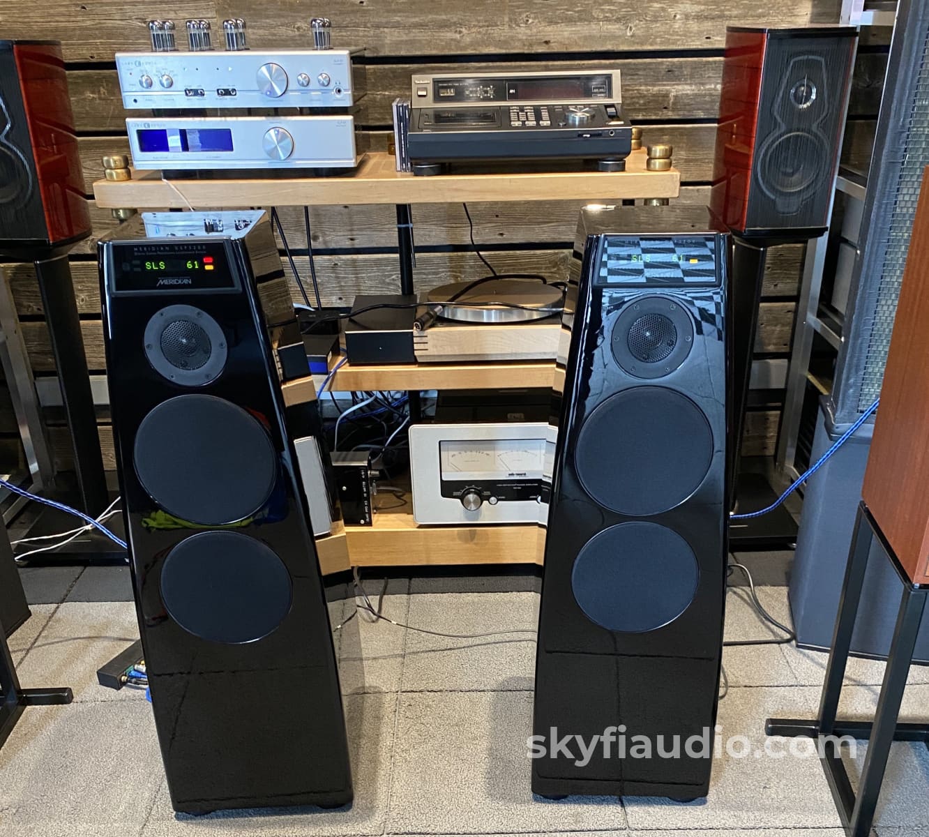 Meridian Dsp5200 Digital Active Speakers With Upgrades And Cartons $15 000 Msrp