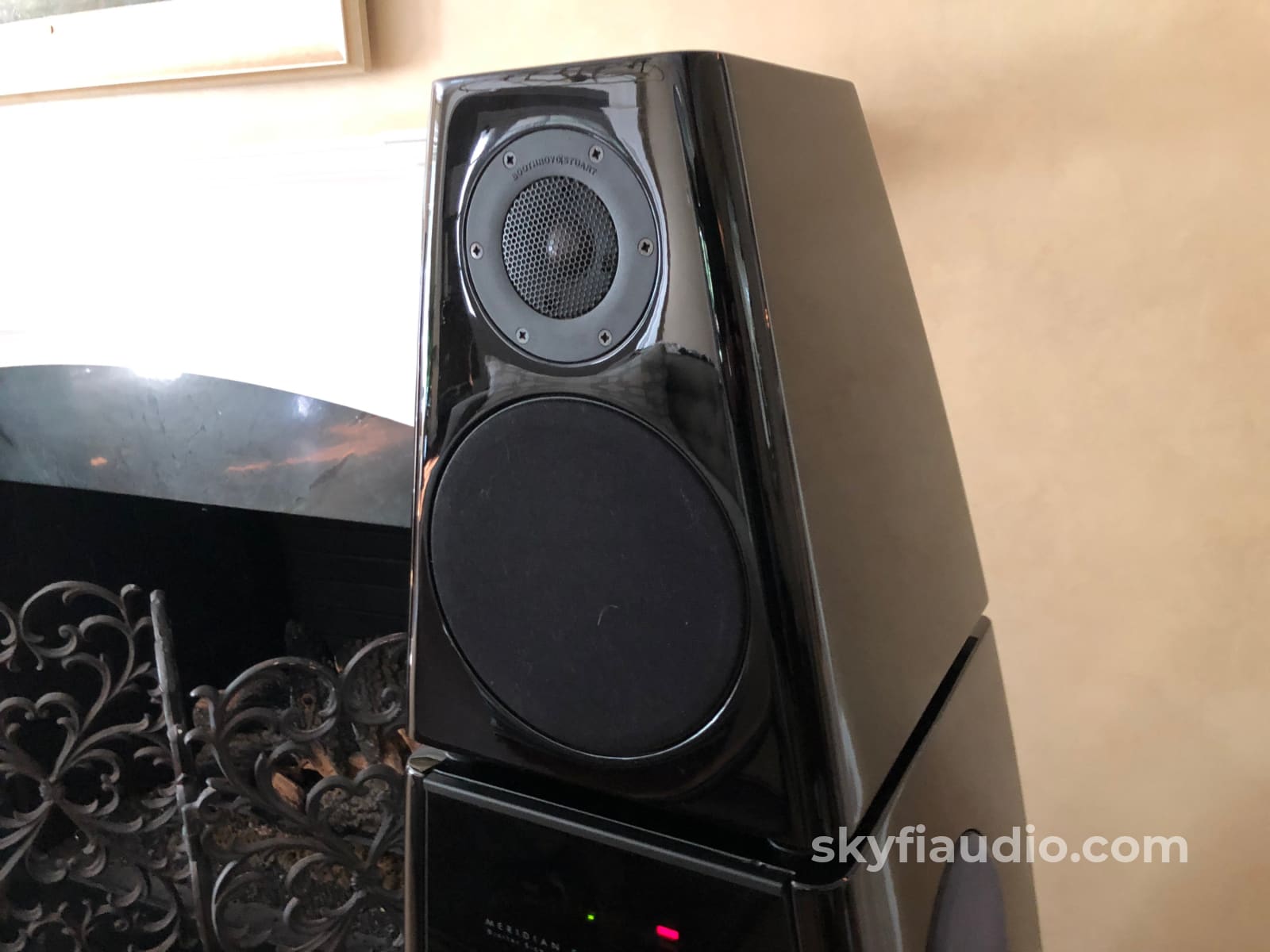Meridian Dsp8000 Flagship Powered Speakers