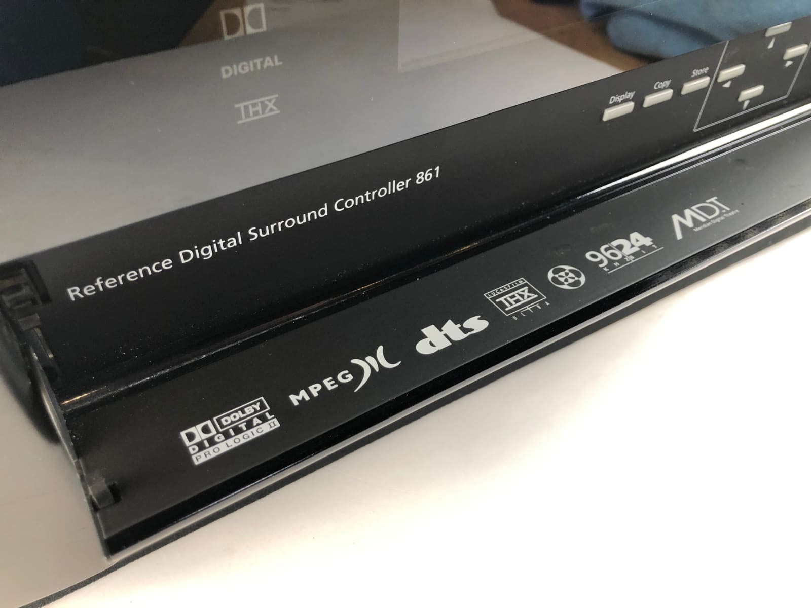 Meridian Reference Digital Surround Controller 861V8 - Latest Software Preamplifier