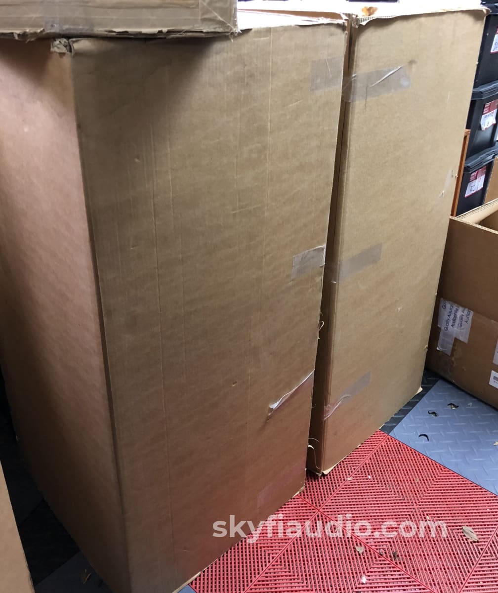 Meridian Special Edition Dsp5200 Digital Active Speakers In Original Boxes