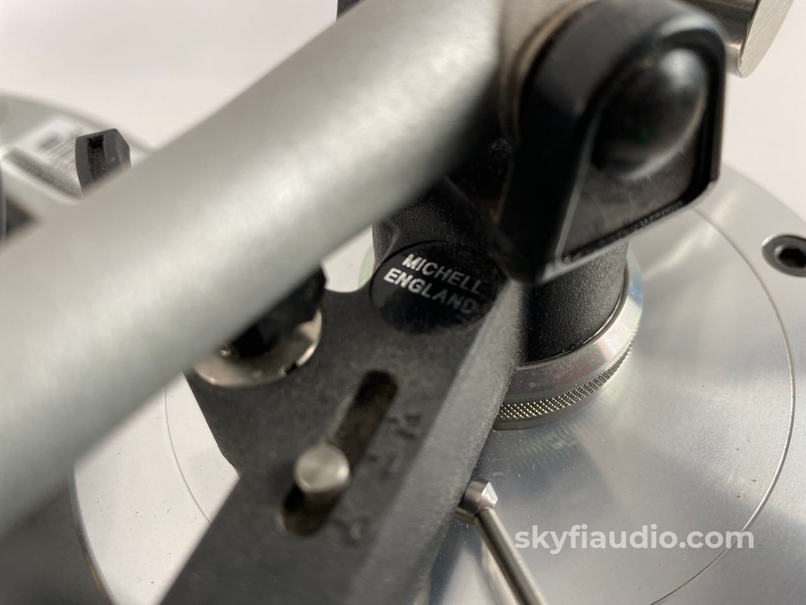 Michell Engineering Gyro Se Mkii Turntable With New Sumiko Blackbird Cartridge