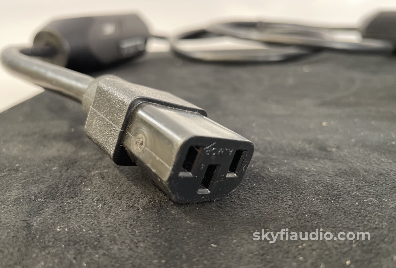 Mit (Music Interface Technologies) Zcord Ii Power Cable - 2M Cables