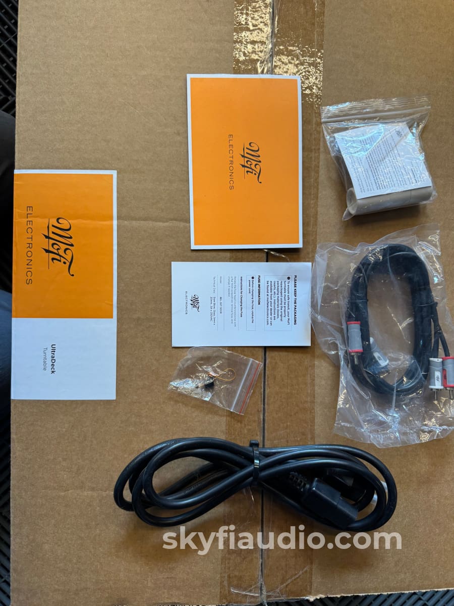 MOFI Ultradeck Turntable w/ New Sumiko Blue Point No.3 MC Phono Cartridge. Turntable