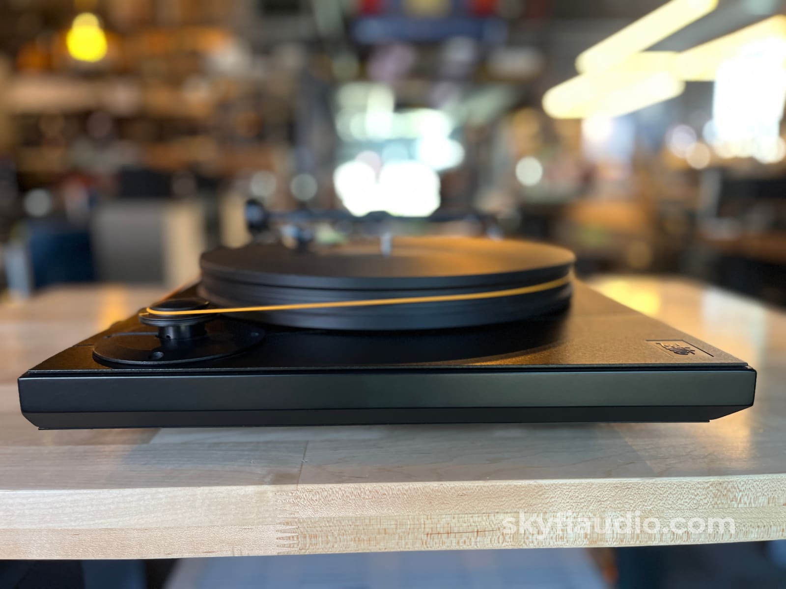 MOFI Ultradeck Turntable w/ New Sumiko Blue Point No.3 MC Phono Cartridge. Turntable