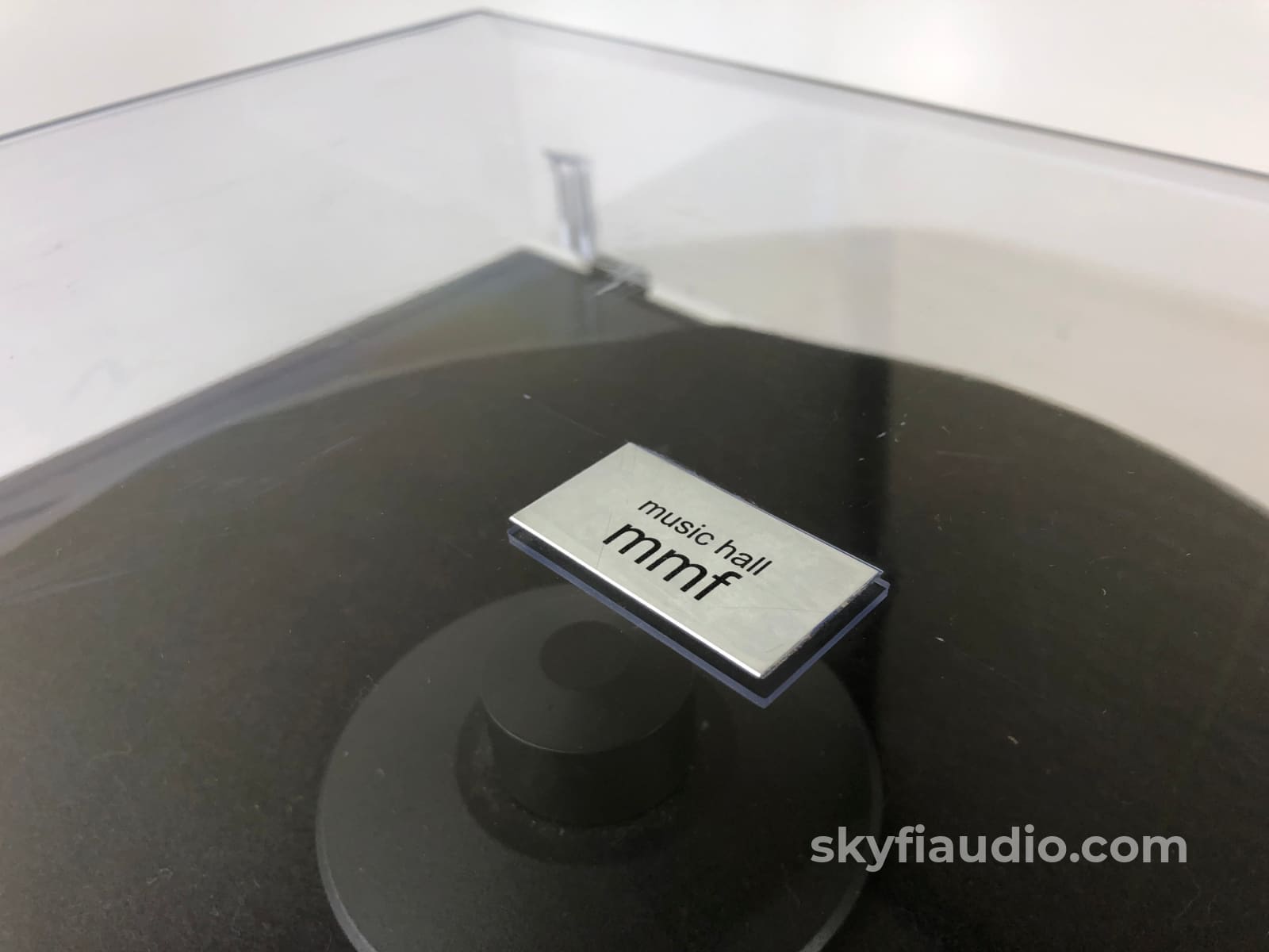 Music Hall Mmf-7.1 Turntable With New Ortofon 2M Red
