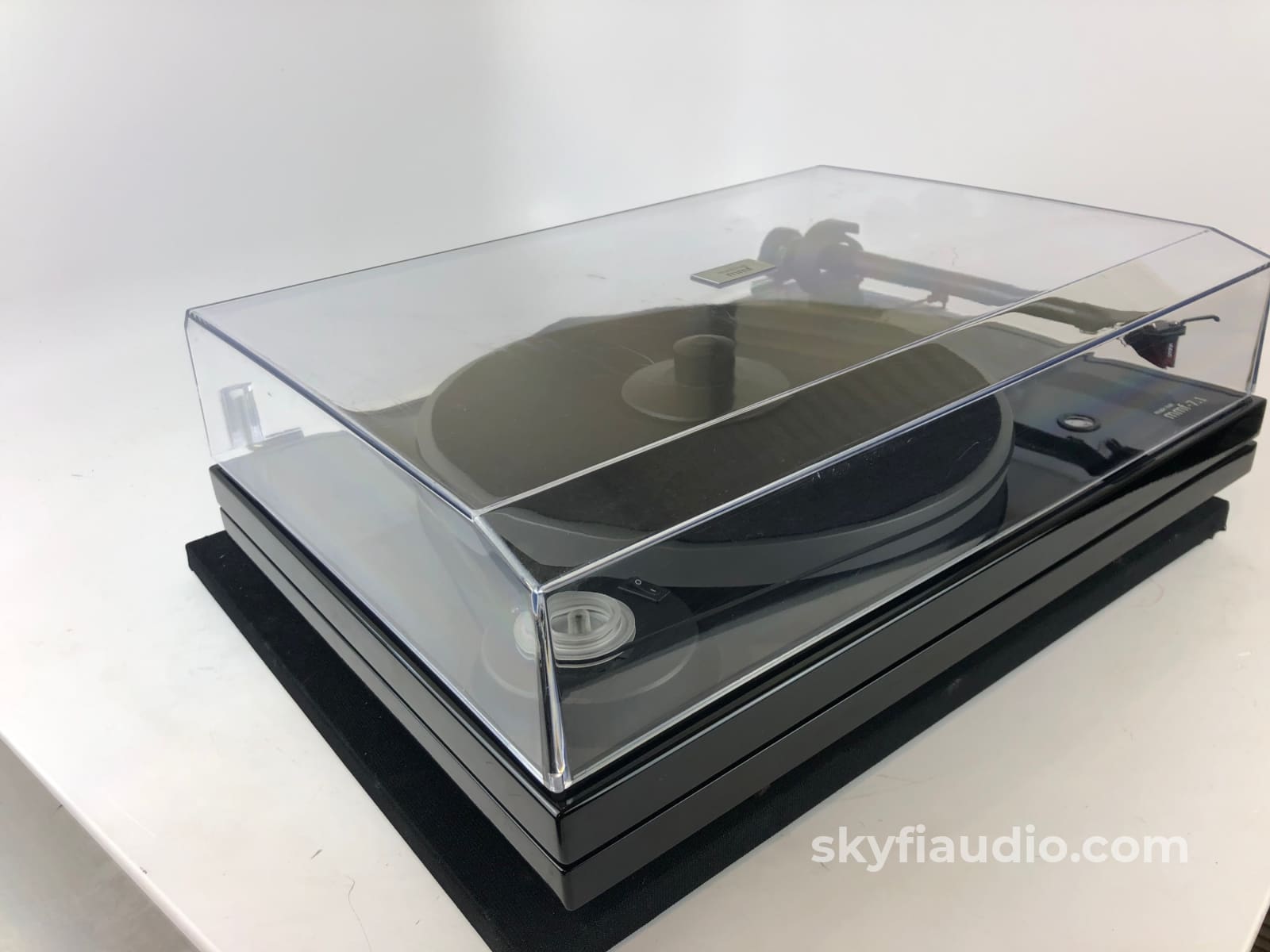 Music Hall Mmf-7.1 Turntable With New Ortofon 2M Red