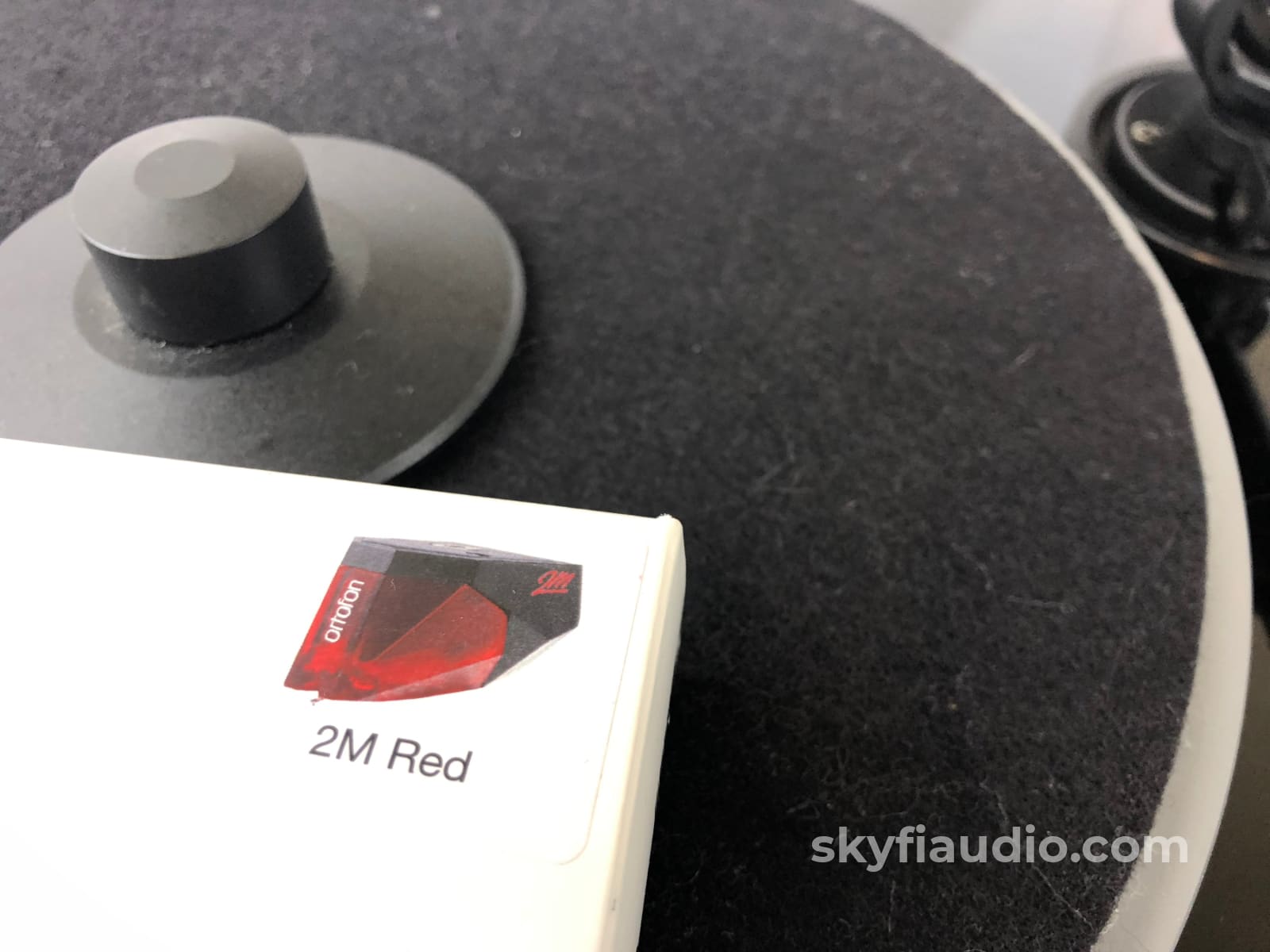 Music Hall Mmf-7.1 Turntable With New Ortofon 2M Red