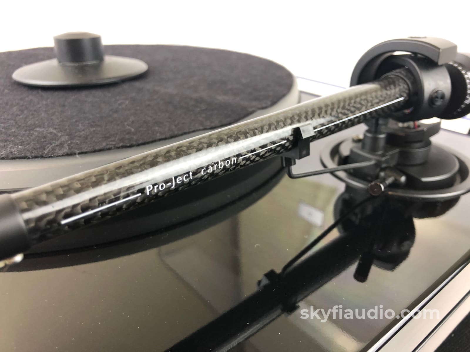 Music Hall Mmf-7.1 Turntable With New Ortofon 2M Red