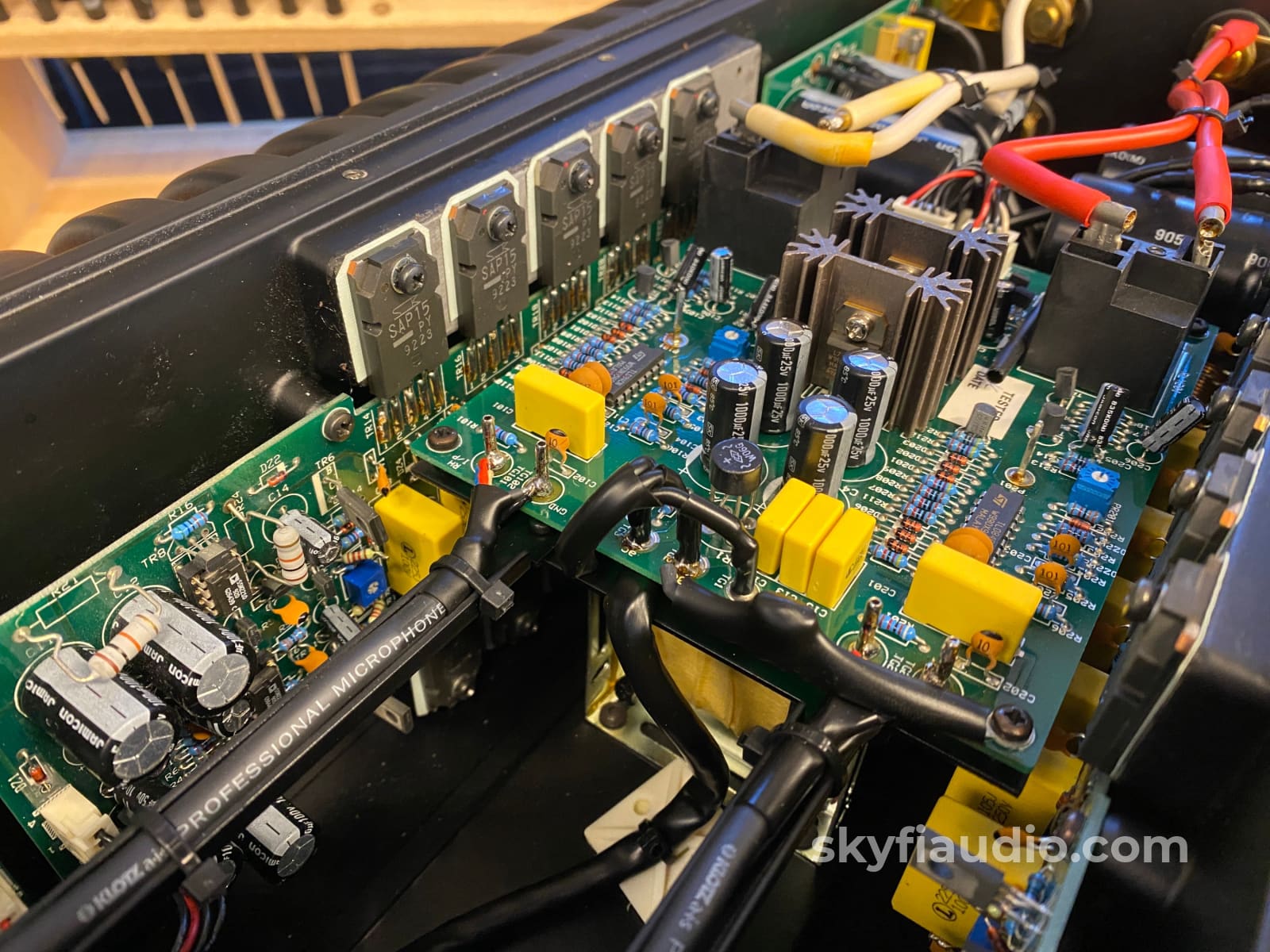 Musical Fidelity Nu-Vista 300 Amplifier - Dual Chassis Hybrid Amp Limited Production