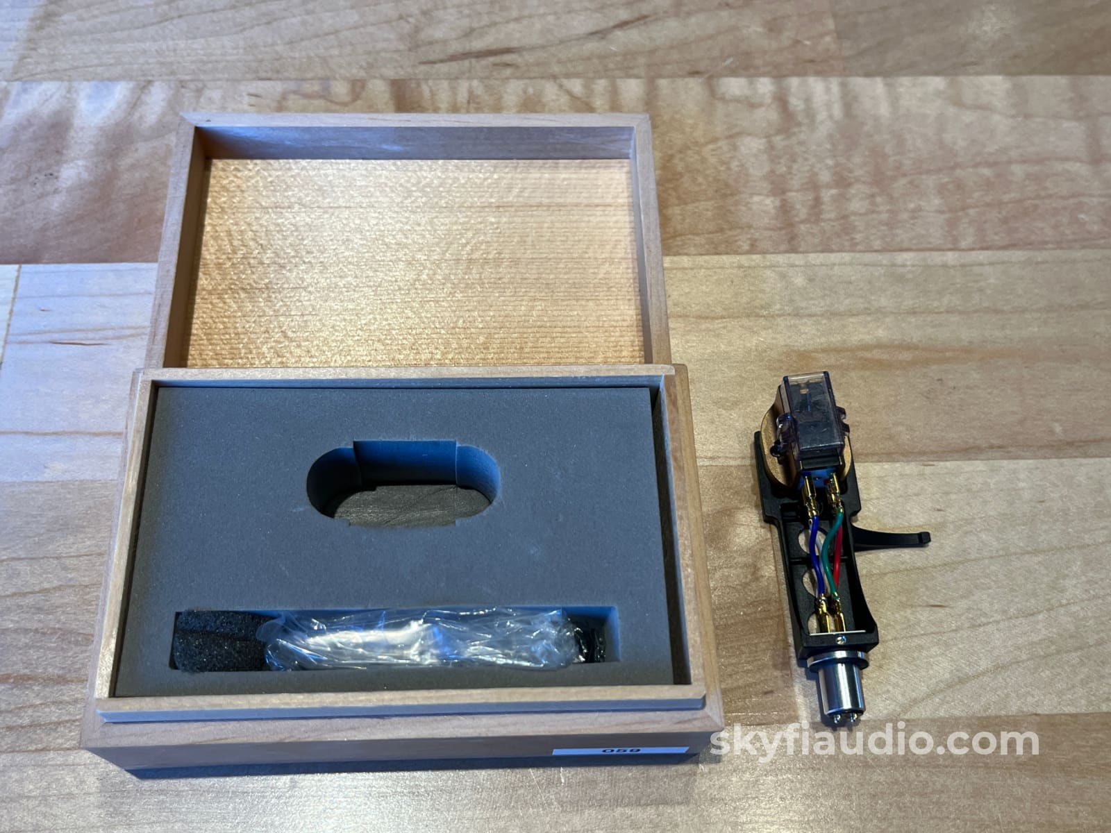 Mutech Hayabusa MC Phono Cartridge - Pre-Mounted for 1200G - Phono Cartridge