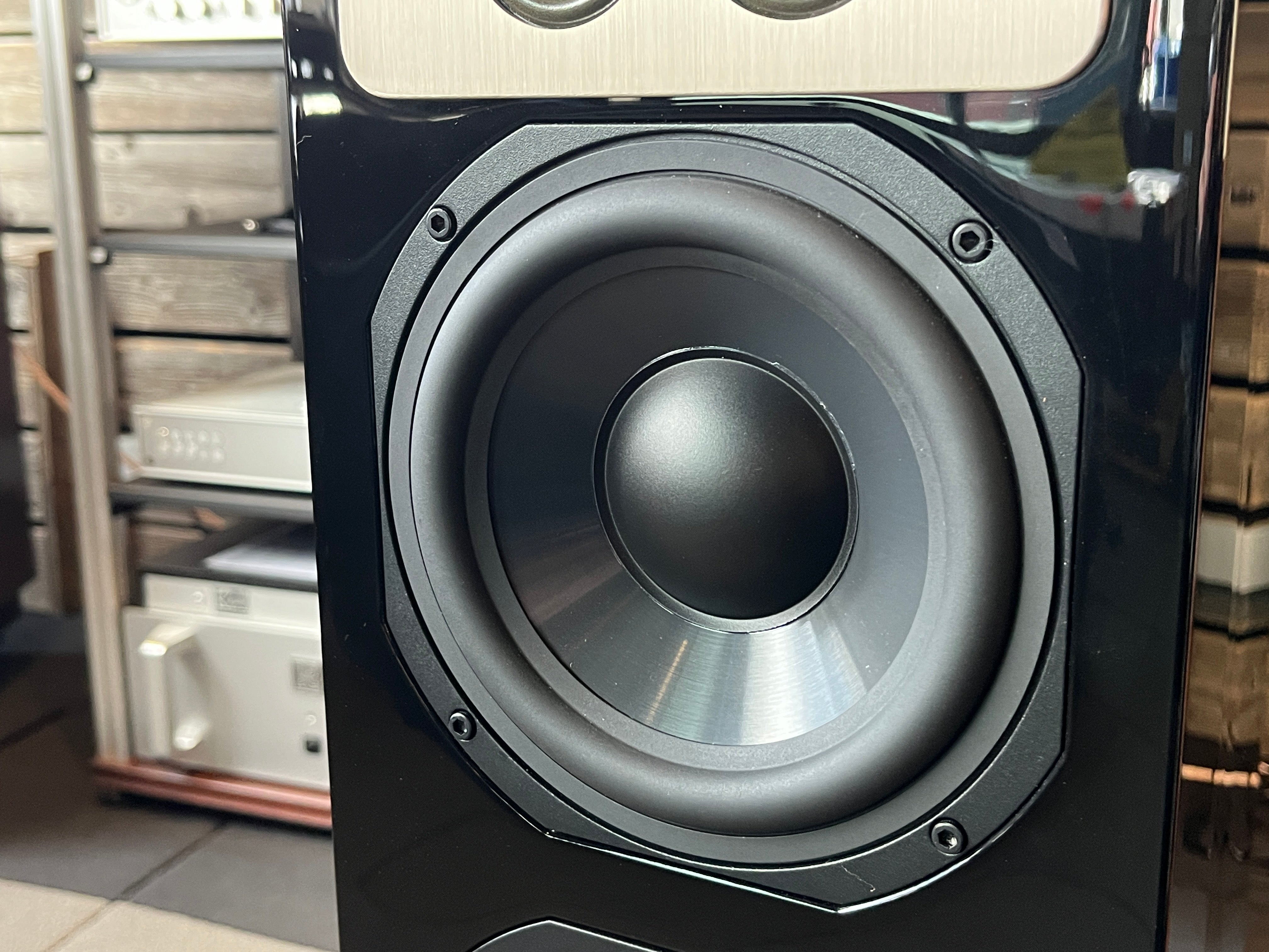 McIntosh XR100 Floorstanding Speakers - Pre-Loved