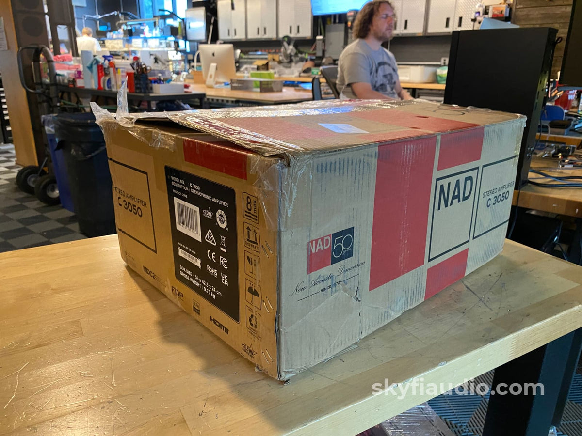 Nad C 3050 Integrated Amplifier Retro Look New In Open Box