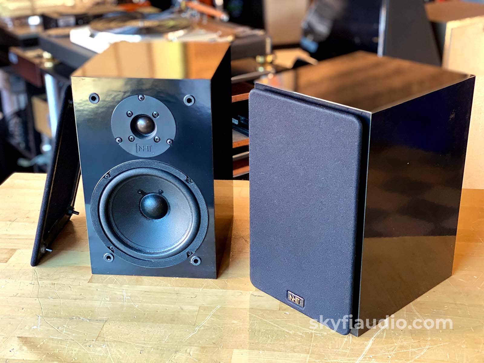 Nht Superone Bookshelf Speakers