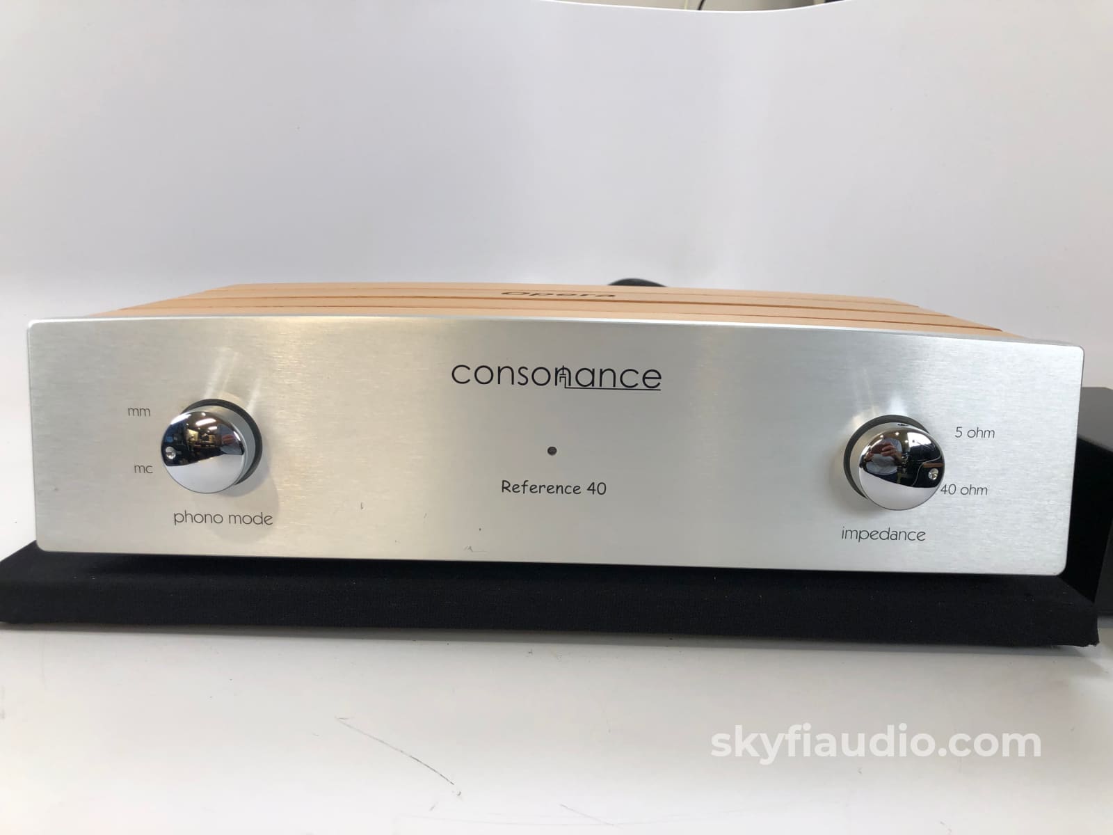 Opera Consonance Reference 40 Phono Preamp External Power Supply Preamplifier