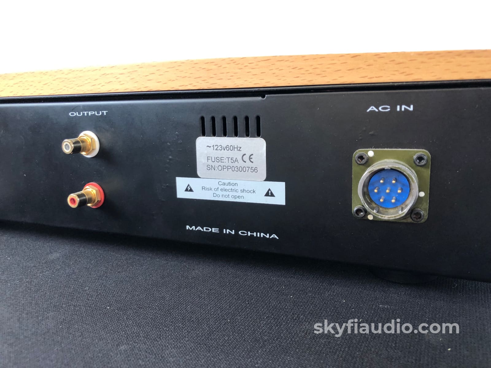 Opera Consonance Reference 40 Phono Preamp External Power Supply Preamplifier