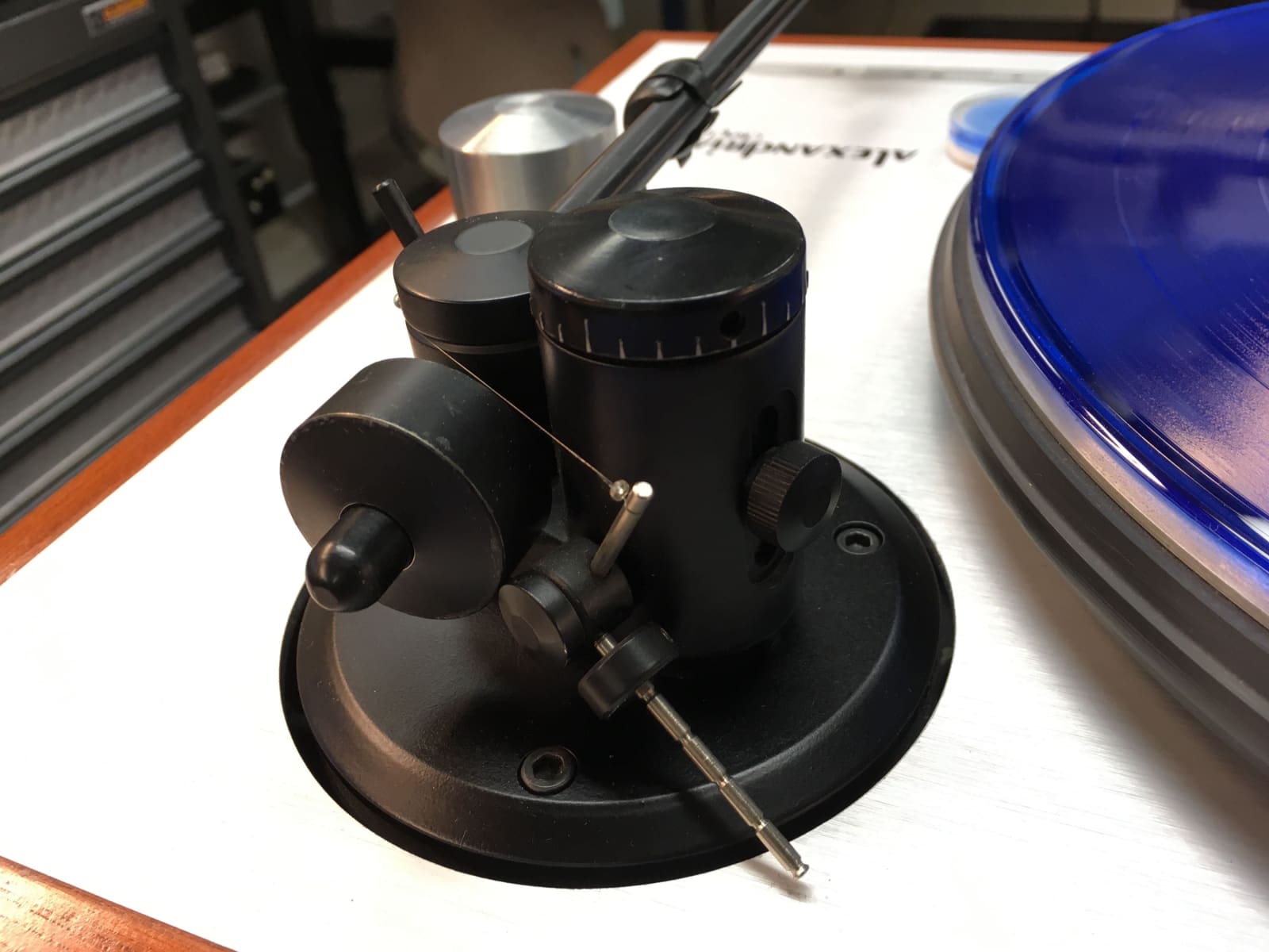 Oracle Audio Technologies Alexandria Turntable With Prelude Tonearm And Grado Cartridge